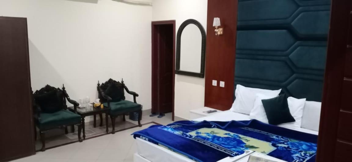 Hotel Pak Continental Multan Exteriér fotografie