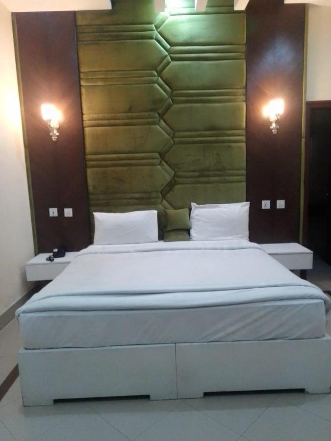 Hotel Pak Continental Multan Exteriér fotografie