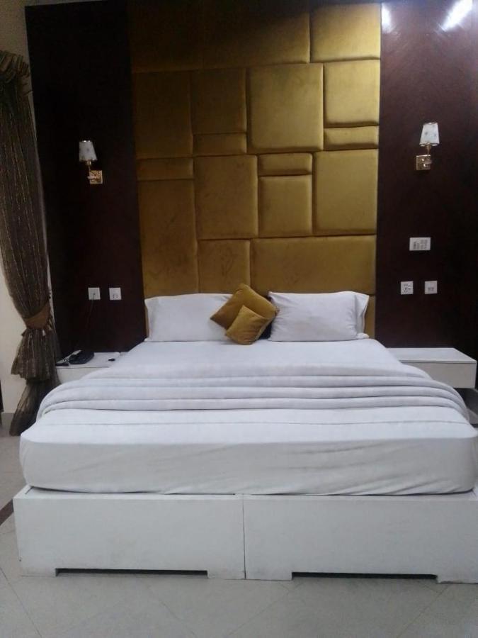 Hotel Pak Continental Multan Exteriér fotografie
