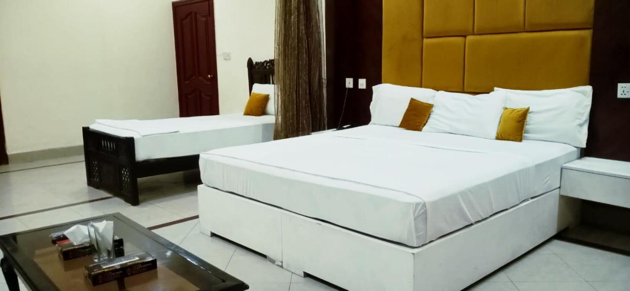 Hotel Pak Continental Multan Exteriér fotografie