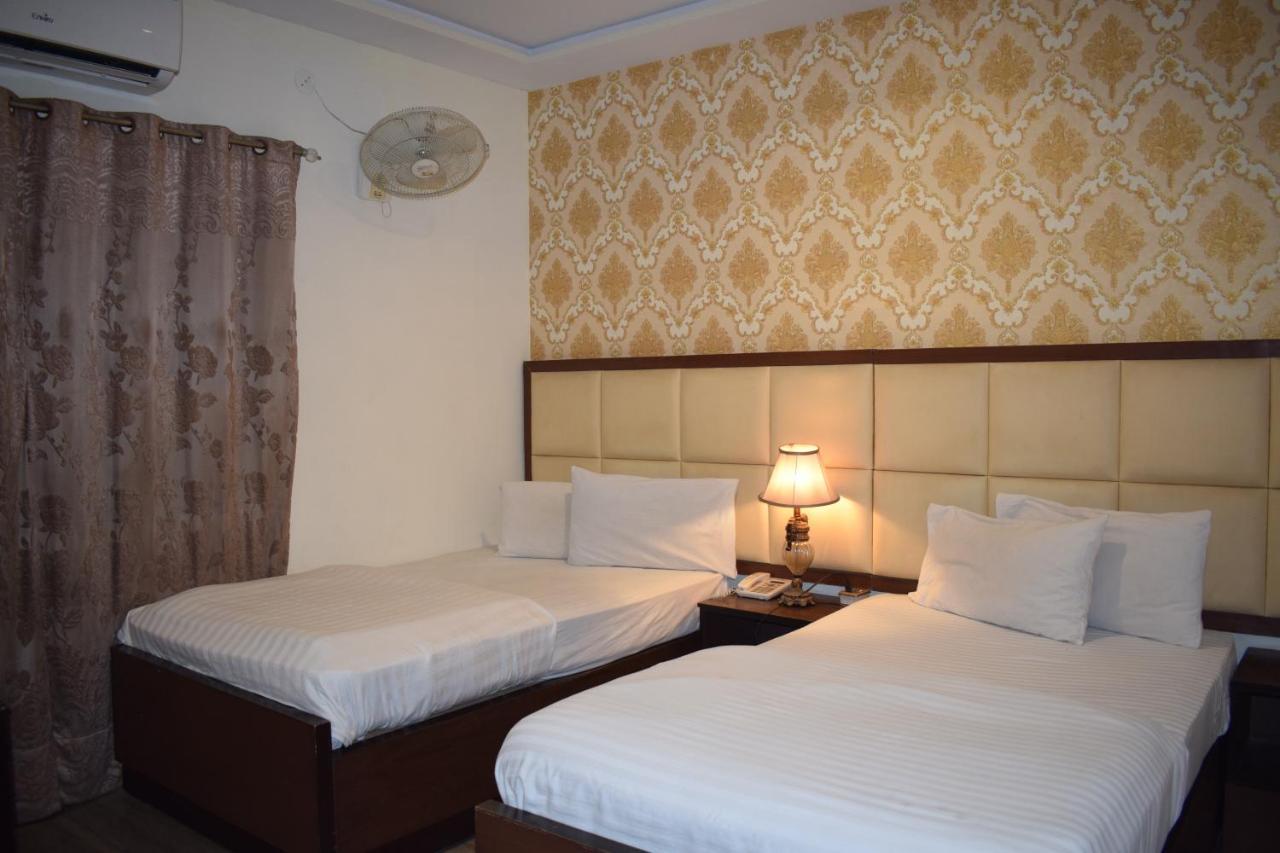 Hotel Pak Continental Multan Exteriér fotografie