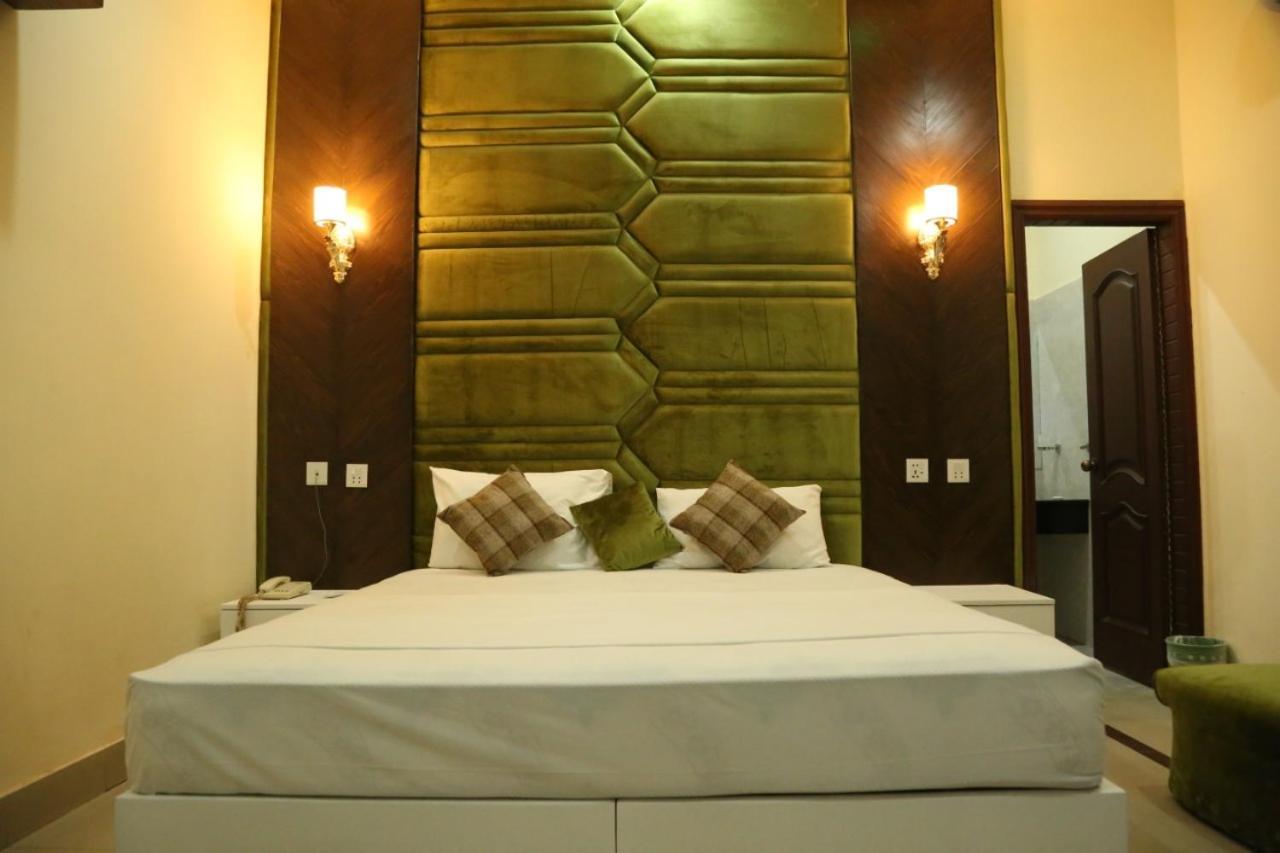 Hotel Pak Continental Multan Exteriér fotografie