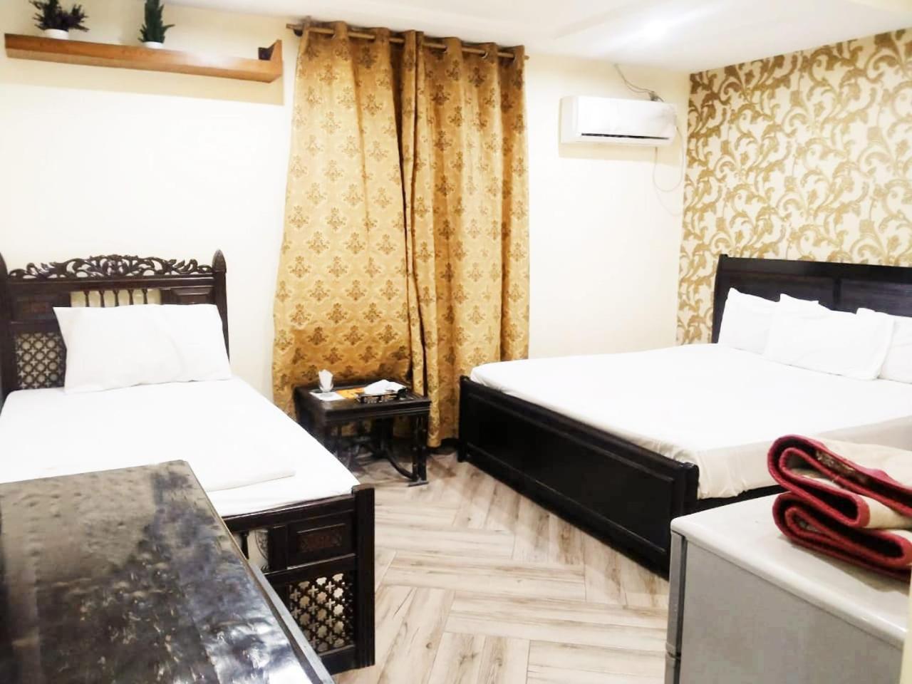 Hotel Pak Continental Multan Exteriér fotografie