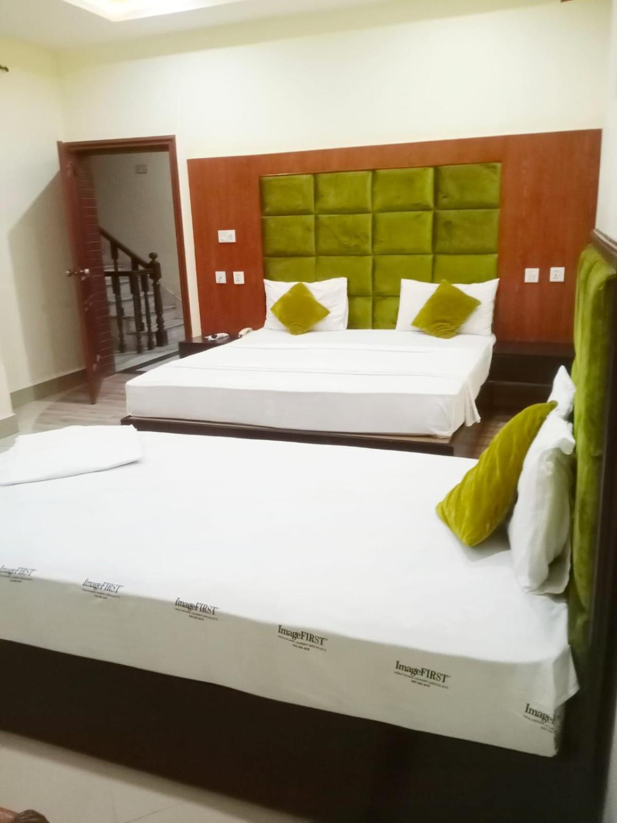 Hotel Pak Continental Multan Exteriér fotografie