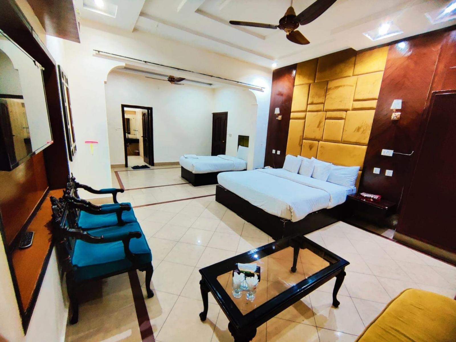 Hotel Pak Continental Multan Exteriér fotografie
