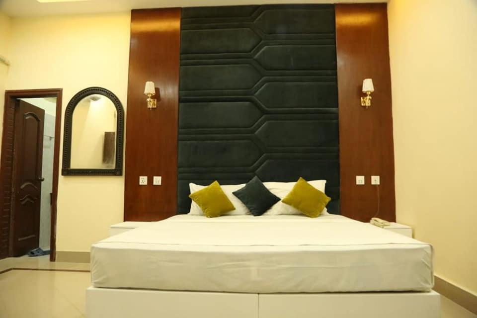 Hotel Pak Continental Multan Exteriér fotografie