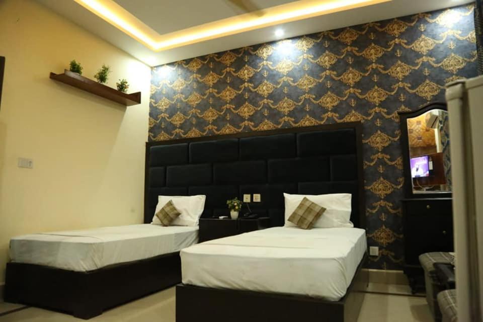Hotel Pak Continental Multan Exteriér fotografie